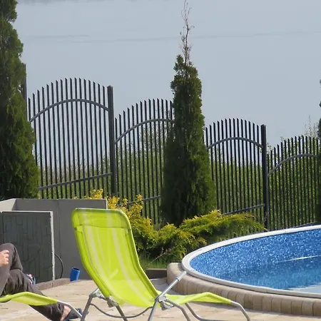 Dabrowa Guest house *